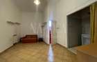 Apartament cu 4 camere semidecomandat în Central - 4