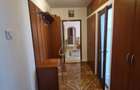 Apartament de 3 camere, decomandat, 60 mp., zona Decebal - 5