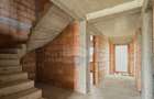 Casa / Vila la rosu de vanzare, 5 camere - 1