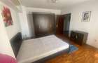 Central,B dul.Unirii, colt cu B-dul. Mircea Voda,Ap.2 cam. - 5