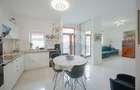 Apartament cu 5 camere decomandat în Central - 3