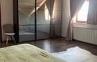 Casă cu 5 camere cu Canalizare în Central - 2