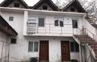 Casa cu spatii comerciale de vanzare - direct de la proprietar in zona centrala