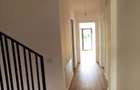 Casă cu 7 camere cu Teren 320 Mp în Vlădesti - 10