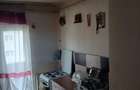 Vand apartament cu 2 camere decomandat Strada Oituz 3 - 5