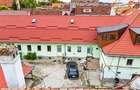 Corp de casa cu farmec autentic,4 camere, parcare,curte,dublu potential,Central,