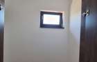 Duplex cu 4 camere cu Canalizare în Nord