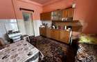 Casa cu 2 apartamente, 6 camere, teren 800 mp-ideal pensiune, centru Ocna Mures