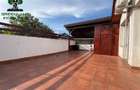 Casa tip duplex, 6 camere, 4 bai, 225 mp, teren 255 mp, Galata