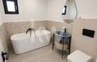 REZERVATA! Casa inteligenta cu design modern si spatiu generos, COMISI