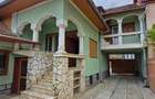 Casă individuală cu 6 camere cu Canalizare în Nord-Est - 2