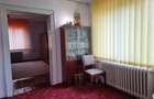 Casă individuală cu 8 camere cu Canalizare în Central - 8