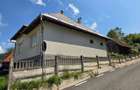 Casa de vanzare cu 4 camere si garaj - 3