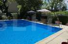 Proprietate Exclusivista: 2 Case, Piscina ?i Teren de Ten - 12