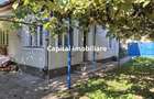Casă cu 3 camere cu Canalizare în Cetate - 1