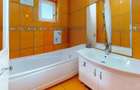 Apartament cu 3 camere decomandat în Noua - 7