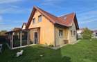 Casă cu 4 camere cu Canalizare în Dumbrăvița - 1