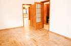 Apartament cu 3 camere decomandat în Capitale - 3