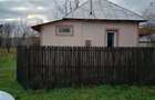 Vand casa in zona linistita cu conditii f bune,judetul Dambovita - 2