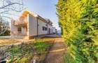 Casă cu 5 camere cu Teren 550 Mp în Bujac - 2