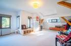 Vila cu 5 camere Sinaia, zonă liniștită, aproape de centrul statiunii - 17