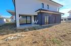 Casă individuală cu 7 camere cu Canalizare în Șelimbăr - 2
