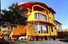 Casa de vanzare ,SUNT PROPIETARUL 7 camere intr o zona foarte linistita - 2