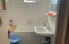 De vanzare apartament 4 camere, strada Carpati, central - 6