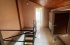Proprietar inchiriez apartament la curte comuna (3 camere) - 2