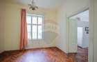 Apartament cu 4 camere semidecomandat în Central - 1