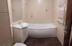 Apartament cu 3 camere decomandat în Micro IV - 8