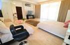 Casă cu 7 camere cu Teren 360 Mp în Sălăjan - 8