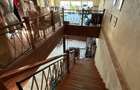 Spațiu comercial+locuință la mansardă,3 dormitoare, living,5 băi, teren 715 mp - 2