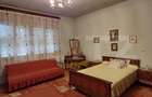 Casa renovabila cu 2 spatii comerciale, 416.6 mp, teren de 7 - 10