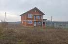 Casă cu Teren 8500 Mp în Leș - 1