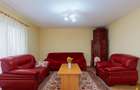 Casă cu 3 camere cu Teren 300 Mp în Central - 2