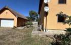 Vand vila P+1(315 mp)+1 corp cladire mare(224 mp)+garaj(41mp) Zadareni