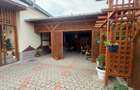 Casă cu 6 camere cu Teren 1707 Mp în Sihlea