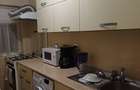 Apartament cu 3 camere semidecomandat în Rahova
