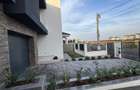 Duplex de Excepție Despărțit prin Perete Dublu în Garaj – Str. Móricz Zsigmond