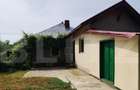 Casă cu 4 camere cu Teren 2557 Mp în Central - 2