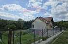 Casă cu 7 camere cu Garaj în Golești - 14