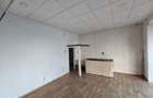 Inchiriere Spatiu Comercial Vitrat, 70 mp Dacia - Statia Bicaz - 1