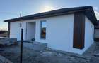 Casă cu Teren 450 Mp în Potârnichești - 1