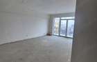 Vand apartament compus din 2 camere, hol, baie ,bucatarie si balcon, semifinisat Str. Liviu Rebreanu - 7