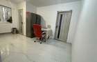 Apartament cu 3 camere în Central - 3