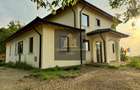 Casă cu 6 camere cu Teren 2613 Mp în Bucium - 1