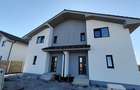 Duplex modern - bucatarie inchisa - zona linistita - teren 375 mp - 2