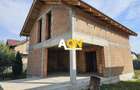 Casa la rosu, 4 camere, 2 bai, 345 mp teren, zona Ampoi 3