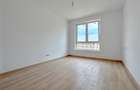 Apartament cu 3 camere decomandat în Tractorul - 4